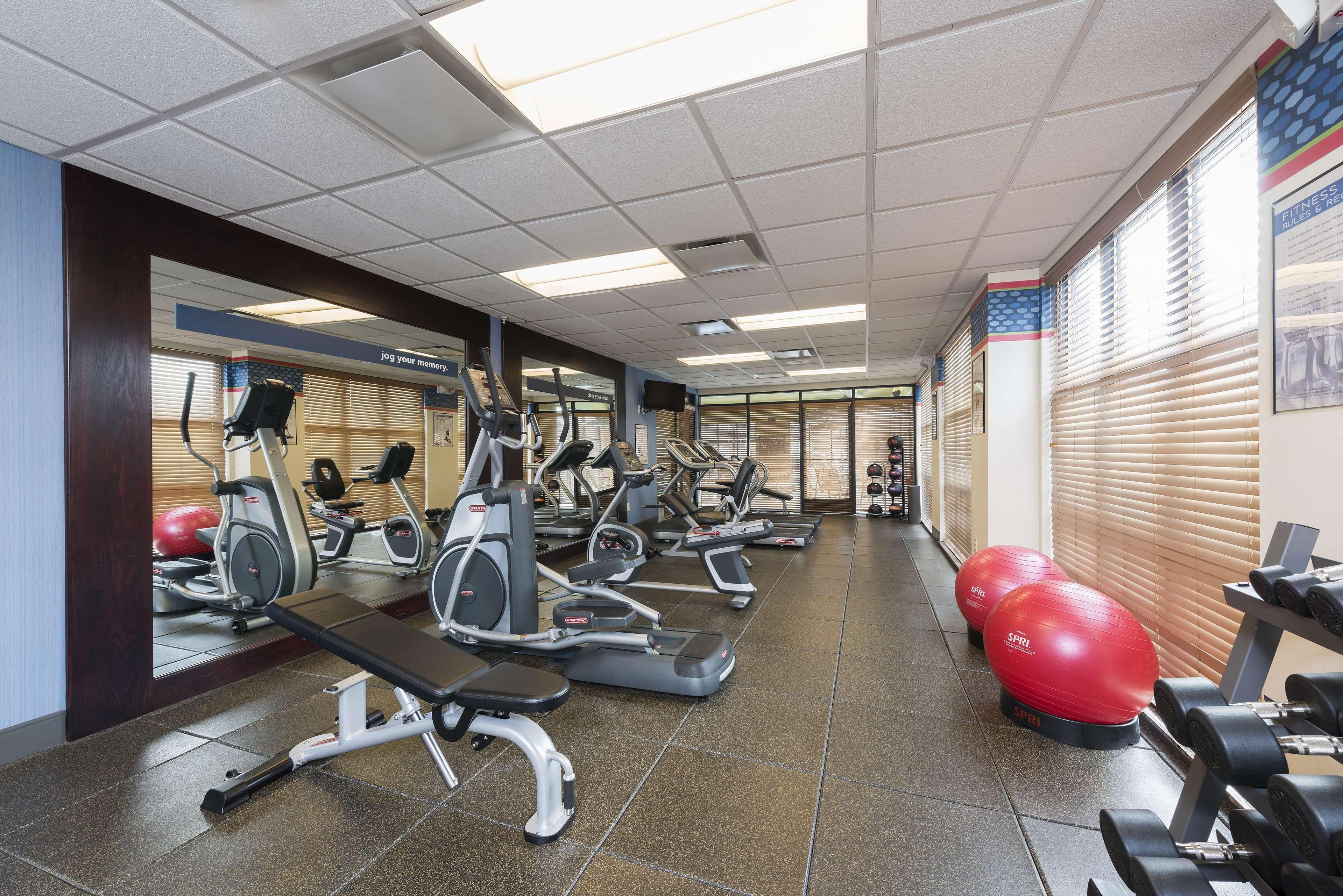 Hampton Inn Detroit Roseville Clinton Township Exterior foto