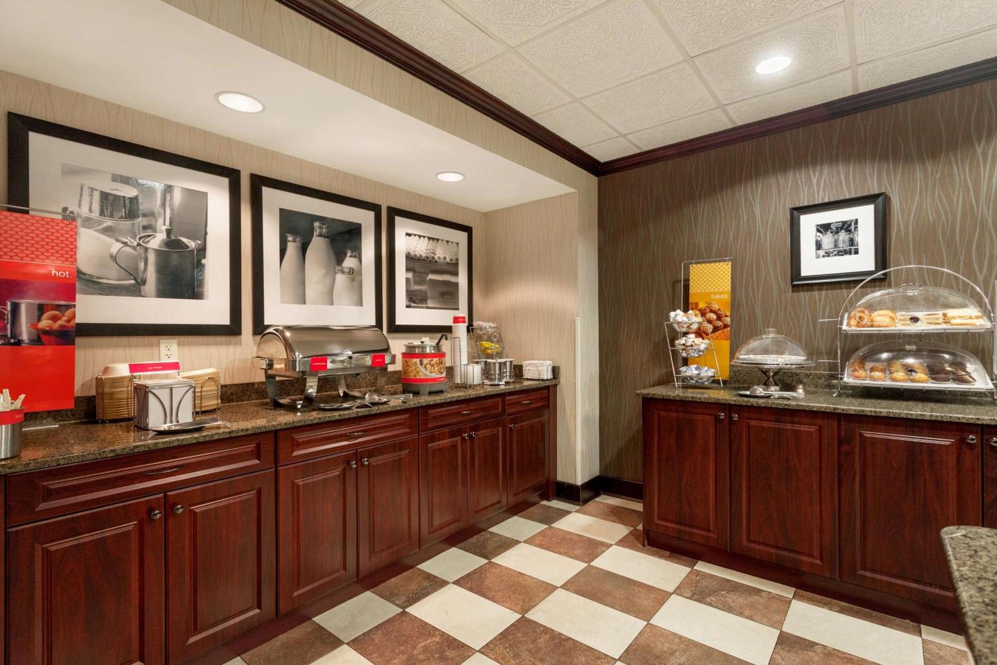 Hampton Inn Detroit Roseville Clinton Township Exterior foto